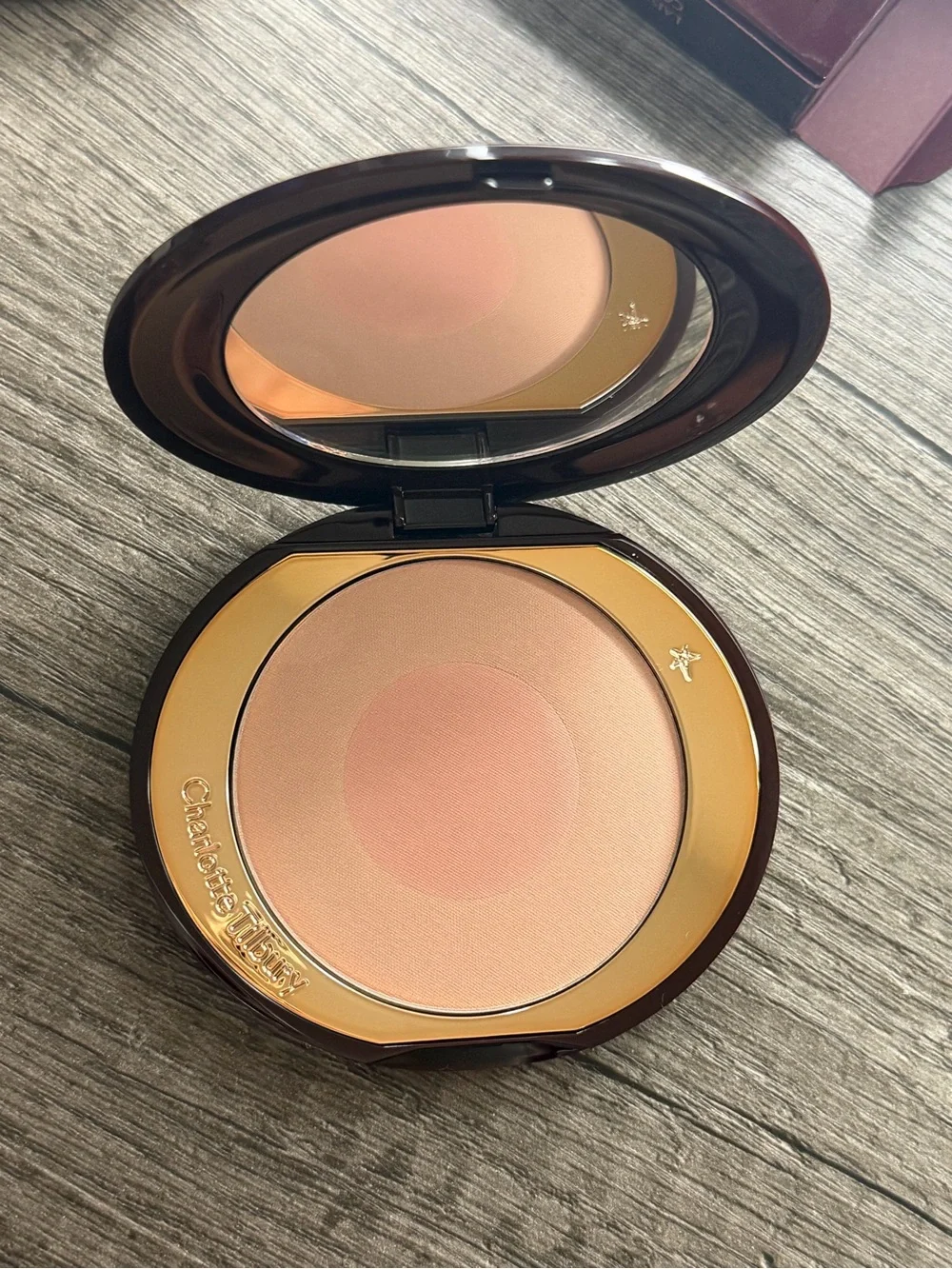 Charlotte Tilbury Cheek to Chic Blush